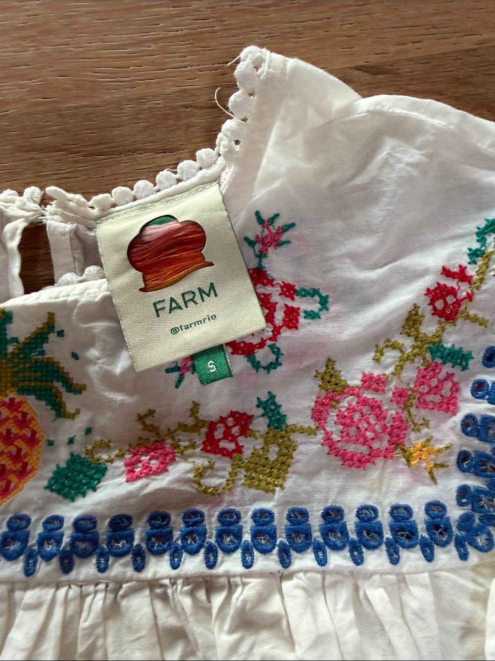 FARM RIO White Embroidered Flutter Sleeve Blouse with Floral Yoke - Picture 3 of 3
